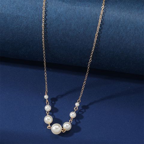 Elegant Solid Color Imitation Pearl Women's Necklace