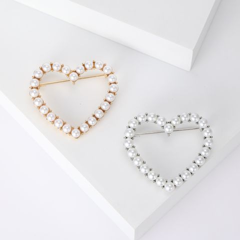 Sweet Heart Shape Alloy Inlay Artificial Pearls Women's Brooches