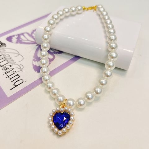 Sweet Bright Pearl Heart Shape Pet Collar