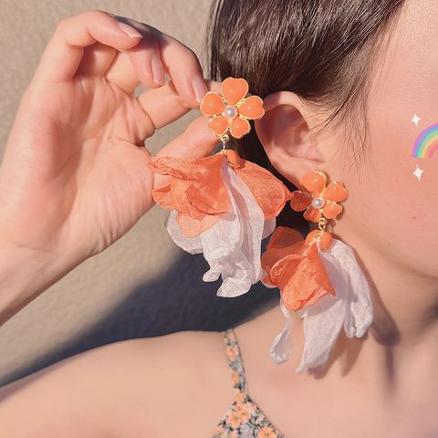 1 Pair Casual Handmade Flower Plating Alloy Cloth Artificial Pearls Drop Earrings