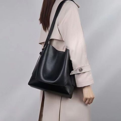 Women's Medium Pu Leather Solid Color Classic Style Bucket Open Bucket Bag