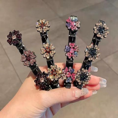 Women's Elegant Retro Flower Plastic Hair Clip
