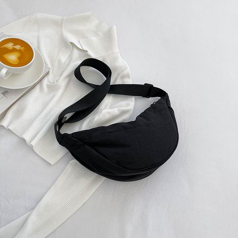 Women's Medium Oxford Cloth Solid Color Basic Dumpling Shape Zipper Cloud Shape Bag