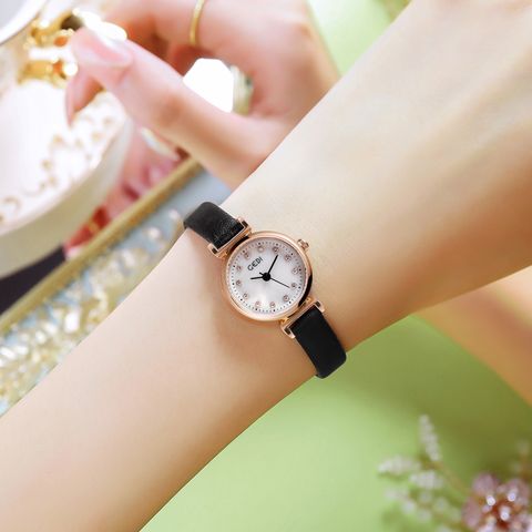 Simple Style Classic Style Solid Color Buckle Quartz Women's Watches