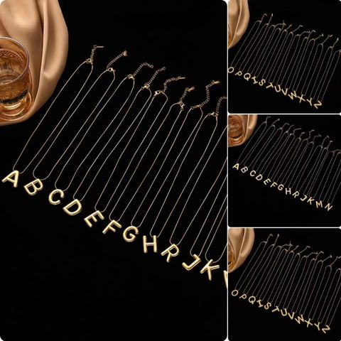 Klassischer Stil Brief Titan Stahl Überzug Halskette Mit Anhänger