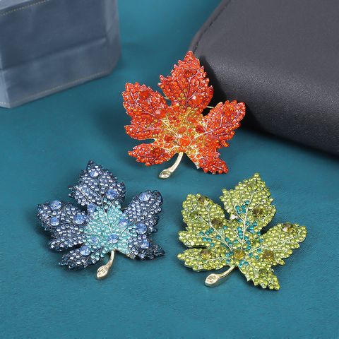 Elegant Shiny Maple Leaf Zinc Alloy Plating Inlay Rhinestones Women's Brooches
