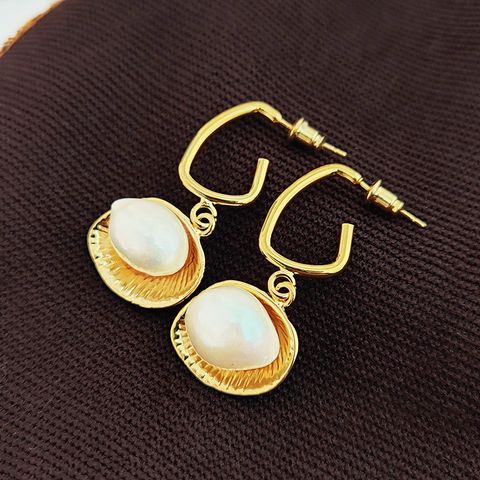 1 Pair Simple Style Shell Plating Inlay Metal Pearl Drop Earrings