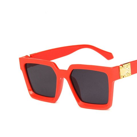 Fashion Women&#39;s Sunglasses With Square Wide-brimmed Sunglasses