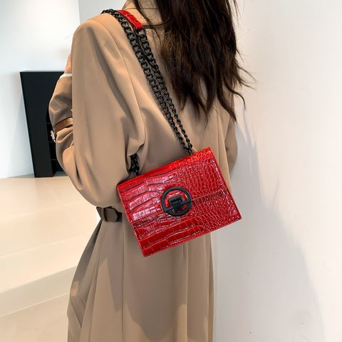 Women's Pu Solid Color Vintage Style Classic Style Sewing Thread Metal Button Square Flip Cover Shoulder Bag