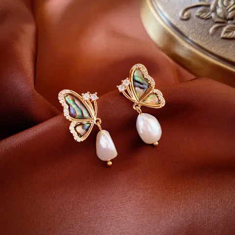 1 Par Elegante Retro Mariposa Enchapado Embutido Cobre Perlas De Agua Dulce Circón Pendientes De Gota