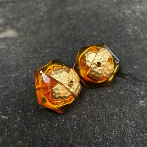 1 Pair Vintage Style French Style Hexagon Three-dimensional Alloy 18K Gold Plated Ear Studs