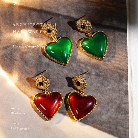 1 Pair Retro French Style Heart Shape Inlay Alloy Resin 18K Gold Plated Drop Earrings