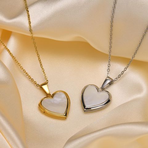 Acero Inoxidable 304 Chapados en oro de 18k Estilo Simple Embutido Forma De Corazón Cascarón Collar Colgante