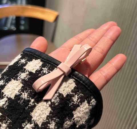 Women's Sweet Bow Knot Arylic Handmade Hair Clip