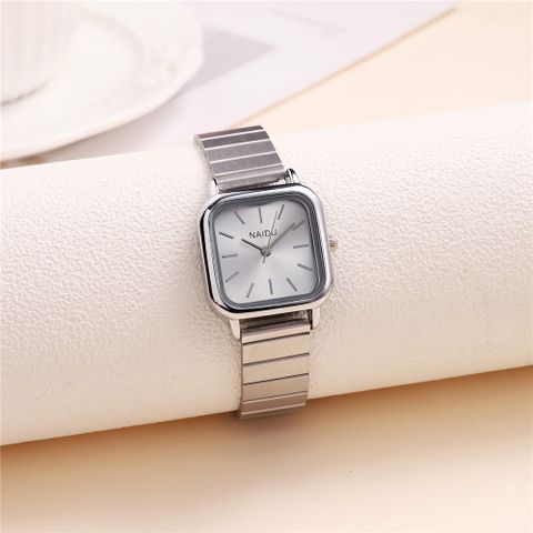 Vintage Style Solid Color Butterfly Double Snap Quartz Women's Watches