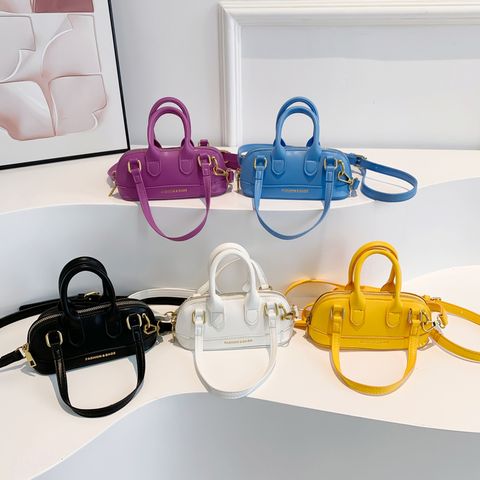 Women's Pu Solid Color Punk Sewing Thread Zipper Handbag