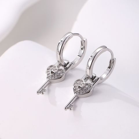 1 Pair Elegant Classical Solid Color Heart Shape Key Handmade Inlay Metal Copper Zircon White Gold Plated Drop Earrings