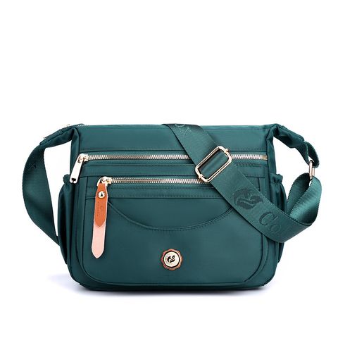 Women's Medium Nylon Solid Color Classic Style Zipper Shoulder Bag