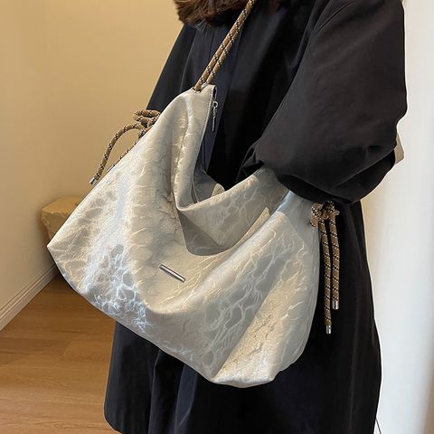 Women's Large Nylon Solid Color Streetwear Square Zipper Tote Bag