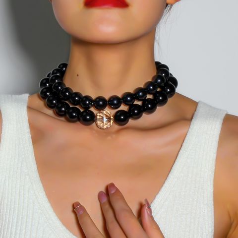Retro Solid Color Plastic Beaded Women's Necklace