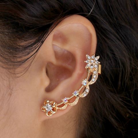 1 Piece Elegant Sweet Shiny Flower Inlay Zinc Alloy Rhinestones Gold Plated Ear Cuffs