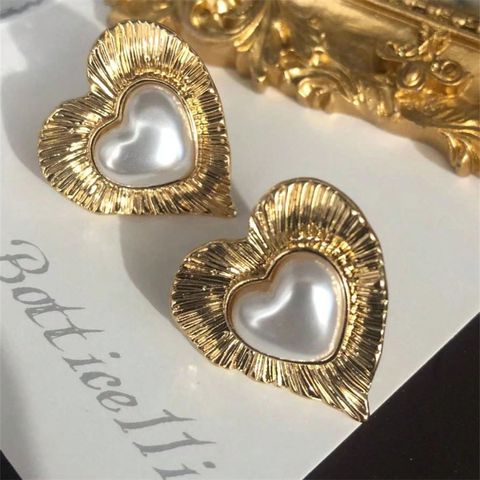 1 Pair Lady Modern Style Heart Shape Inlay Copper Artificial Pearls 14K Gold Plated Ear Studs