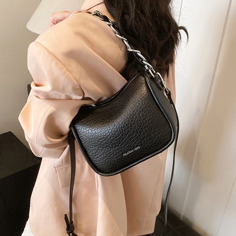 Women's Medium Pu Leather Solid Color Classic Style Square Zipper Crossbody Bag