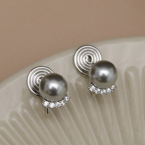 1 Pair Elegant Round Pearl Copper 18K Gold Plated Ear Studs