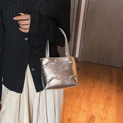 Women's Medium Pu Leather Bow Knot Elegant Magnetic Buckle Handbag