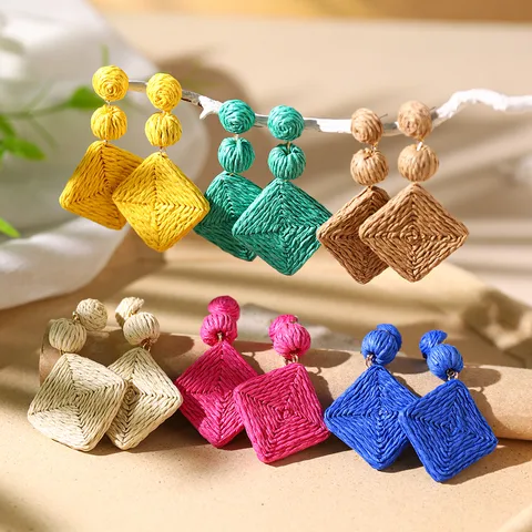 1 Pair Vacation Bohemian Rhombus Braid Alloy Straw Rattan Drop Earrings