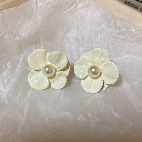 1 Pair Sweet Flower Inlay Alloy Imitation Pearl Ear Studs