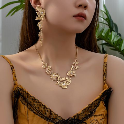 Elegant Lady Modern Style Flower Alloy Plating Inlay Artificial Pearls 14K Gold Plated Women's Jewelry Set