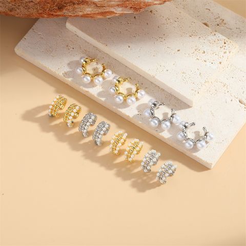 1 Paire Style Simple Forme C Incruster Le Cuivre Zircon Plaqué Or 14K Boucles D'Oreilles