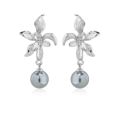 1 Pair Elegant Vintage Style French Style Flower Inlay Alloy Pearl Silver Plated Drop Earrings