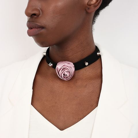 Großhandel Schmuck Einfacher Stil Klassischer Stil Rose Tuch Halsband