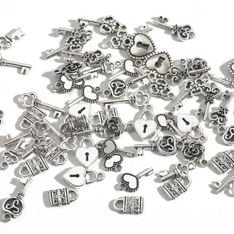 20 PCS/Package A Pack Of 30 Alloy Heart Shape Key Lock Pendant