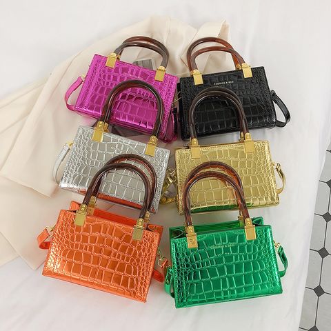 Women's Pu Leather Solid Color Classic Style Sewing Thread Zipper Handbag