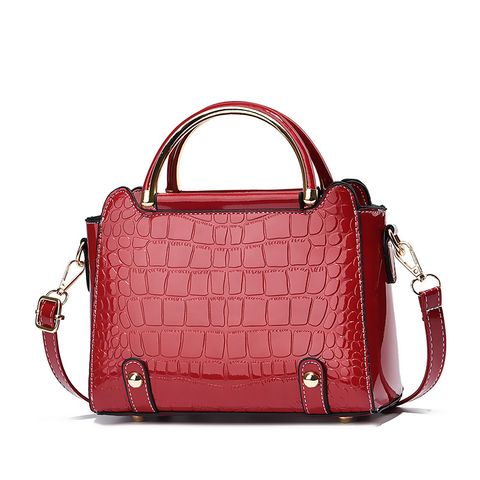 Women's Medium Pu Leather Solid Color Crocodile Elegant Vintage Style Square Zipper Crossbody Bag