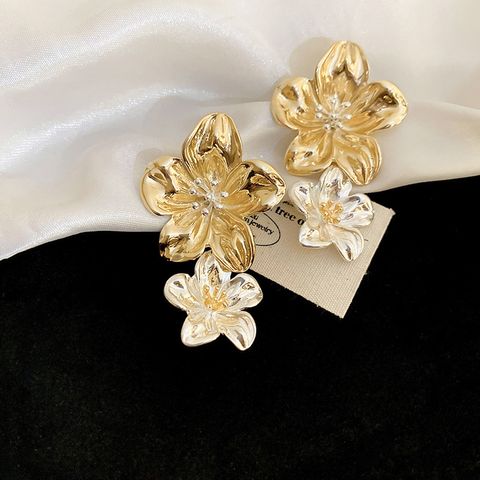 1 Pair Simple Style Flower Alloy Drop Earrings
