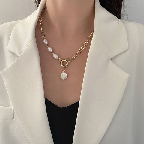 Elegant Simple Style Geometric Imitation Pearl Alloy Plating Women's Pendant Necklace 1 Piece