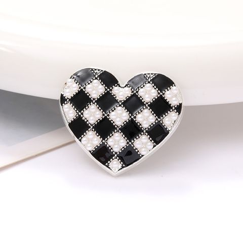 1 Piece 34 * 30mm Zinc Alloy Pearl Heart Shape Polished Sticking Diamond Material