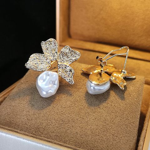1 Pair Elegant Butterfly Plating Zinc Alloy K Gold Plated Ear Cuffs