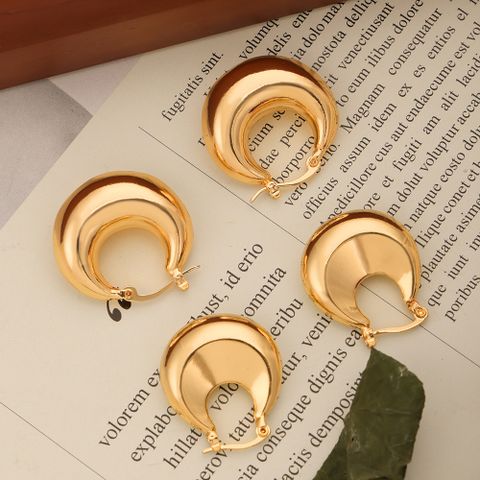 1 Pair Simple Style Commute Korean Style U Shape Solid Color Titanium Steel 18K Gold Plated Earrings