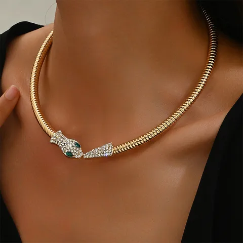 Simple Style Snake Alloy Inlay Rhinestones Women's Choker