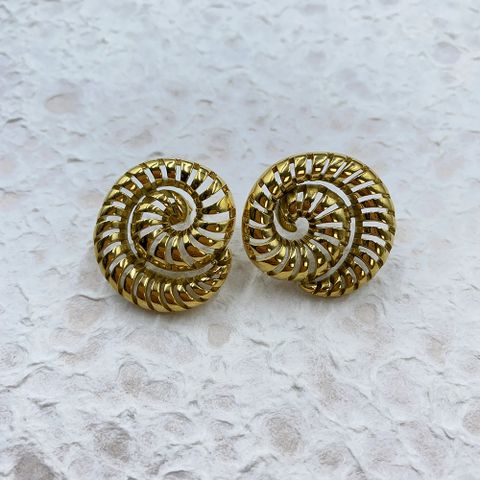 1 Pair Simple Style Solid Color Spiral Hollow Out Stainless Steel 18K Gold Plated Ear Studs