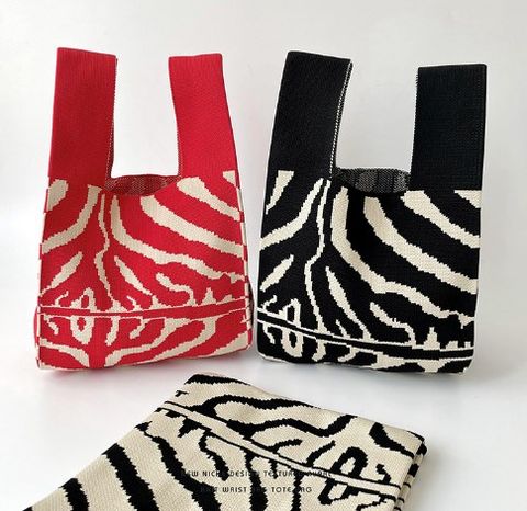 Women's Medium Polyester Zebra Classic Style Open Handbag