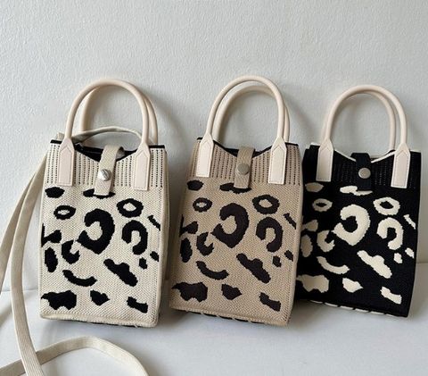 Women's Polyester Leopard Streetwear Magnetic Buckle Phone Wallets