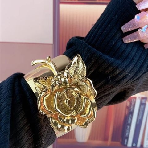 Vintage Style Streetwear Flower Gold Plated Silver Plated Alloy Copper Wholesale Bangle