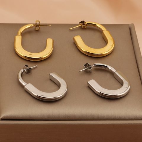 1 Paire Style Simple Style Classique Couleur Unie Placage Acier Inoxydable Plaqué Or 18K Des Boucles D'Oreilles