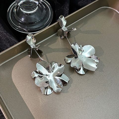 1 Pair Simple Style Flower Plating Iron Drop Earrings